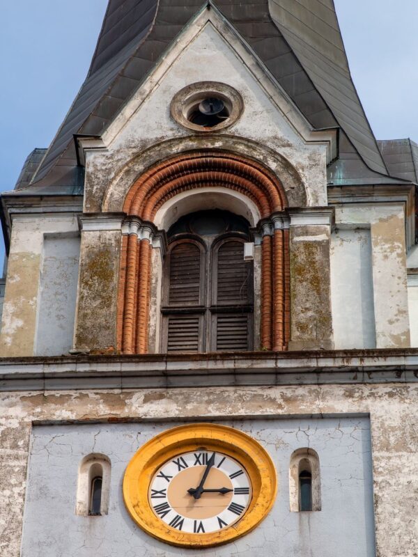 Kościół Nawiedzenia Najświętszej Maryi Panny w Łączniku - poznaj zabytki w pobliżu Mosznej - Apartament Moszna No 39