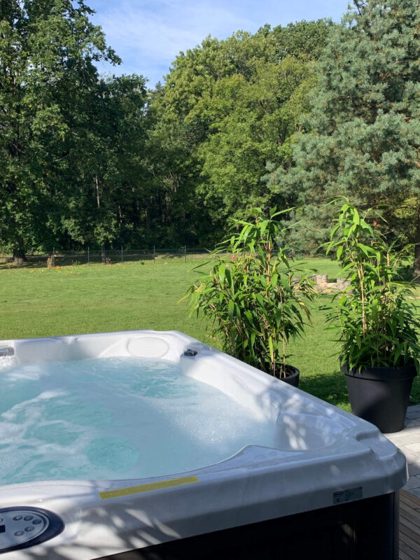 Odpocznij w jacuzzi w Mosznej w pobliżu Zamku Moszna Odpocznij w jacuzzi w Mosznej w pobliżu Zamku Moszna