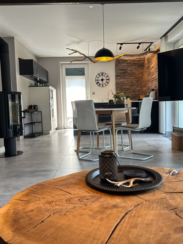 Wypoczynek przy kominku - Nasz apartament to idealne miejsce do romantycznego pobytu dla zakochanych. Wypoczynek przy kominku - Nasz apartament to idealne miejsce do romantycznego pobytu dla zakochanych.
