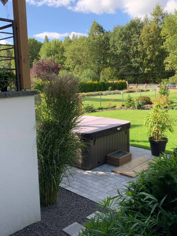 Apartamenty Moszna to kameralne miejsce na odpoczynek i chwilę relaksu w jacuzzi pod gwiazdami Apartamenty Moszna to kameralne miejsce na odpoczynek i chwilę relaksu w jacuzzi pod gwiazdami